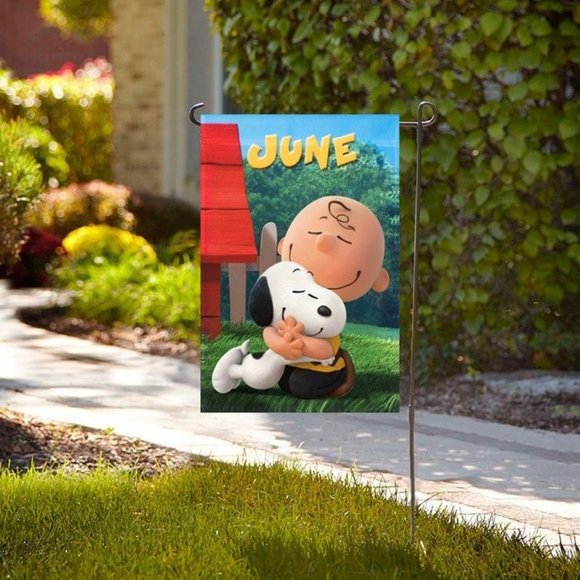 jetmax Accents June Birthday Snoopy Peanuts Gang Garden Flag 2x18